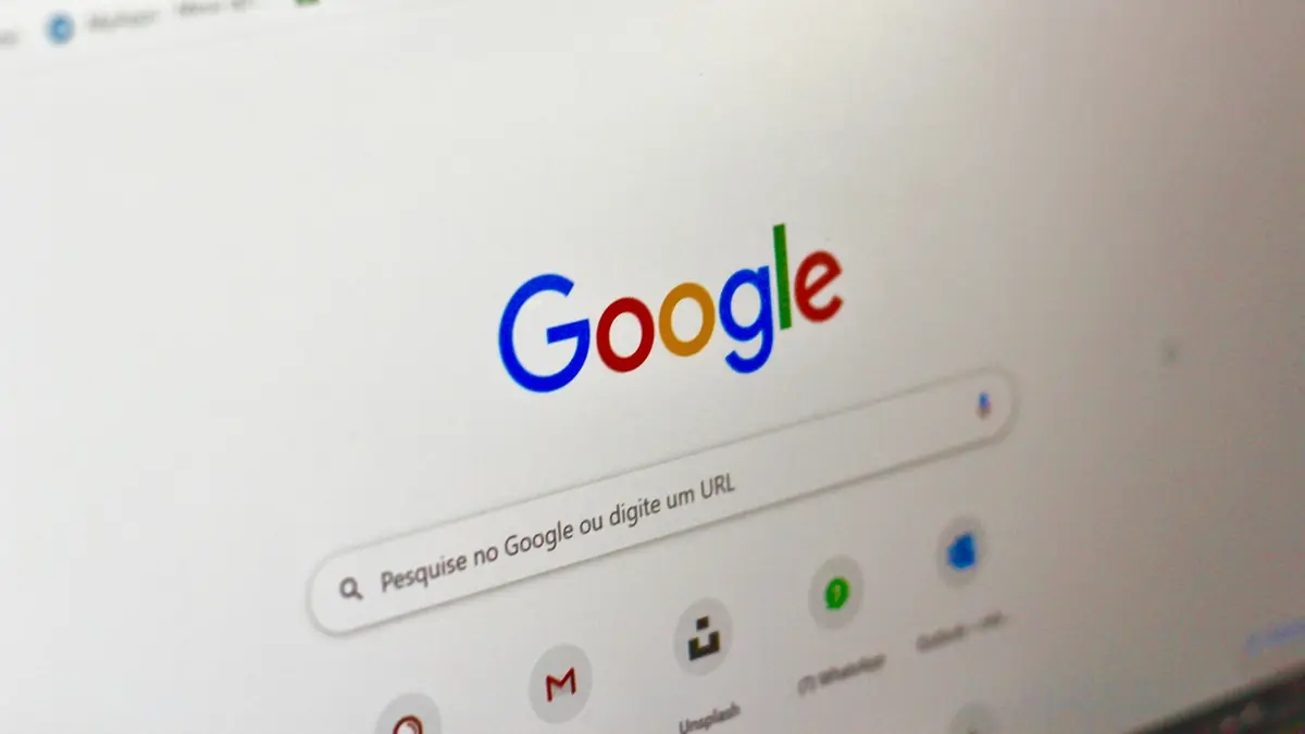 Pantalla de computadora mostrando la página de búsqueda de Google
